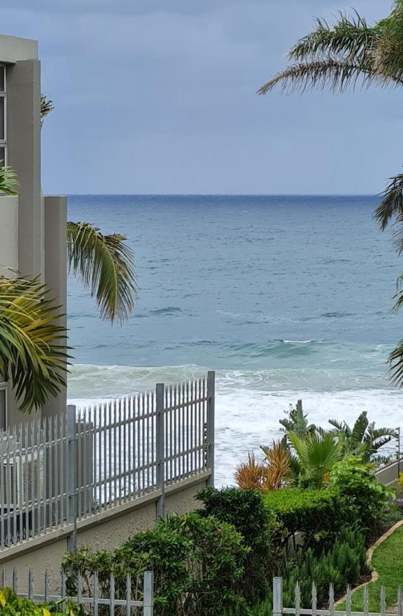 Aride 4 Awesome View Of Uvongo Main Swimming Beach From Communal Braai Area Margate Exterior photo